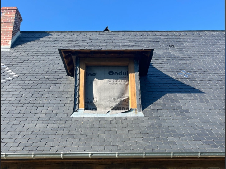Lucarne finie avec couverture, chantier Eure